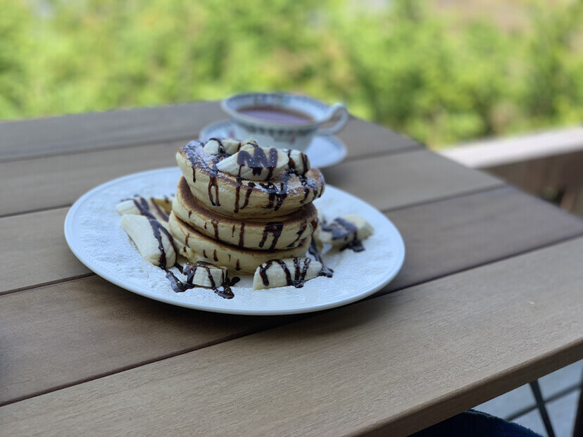 テラス席で味わう極上パンケーキ